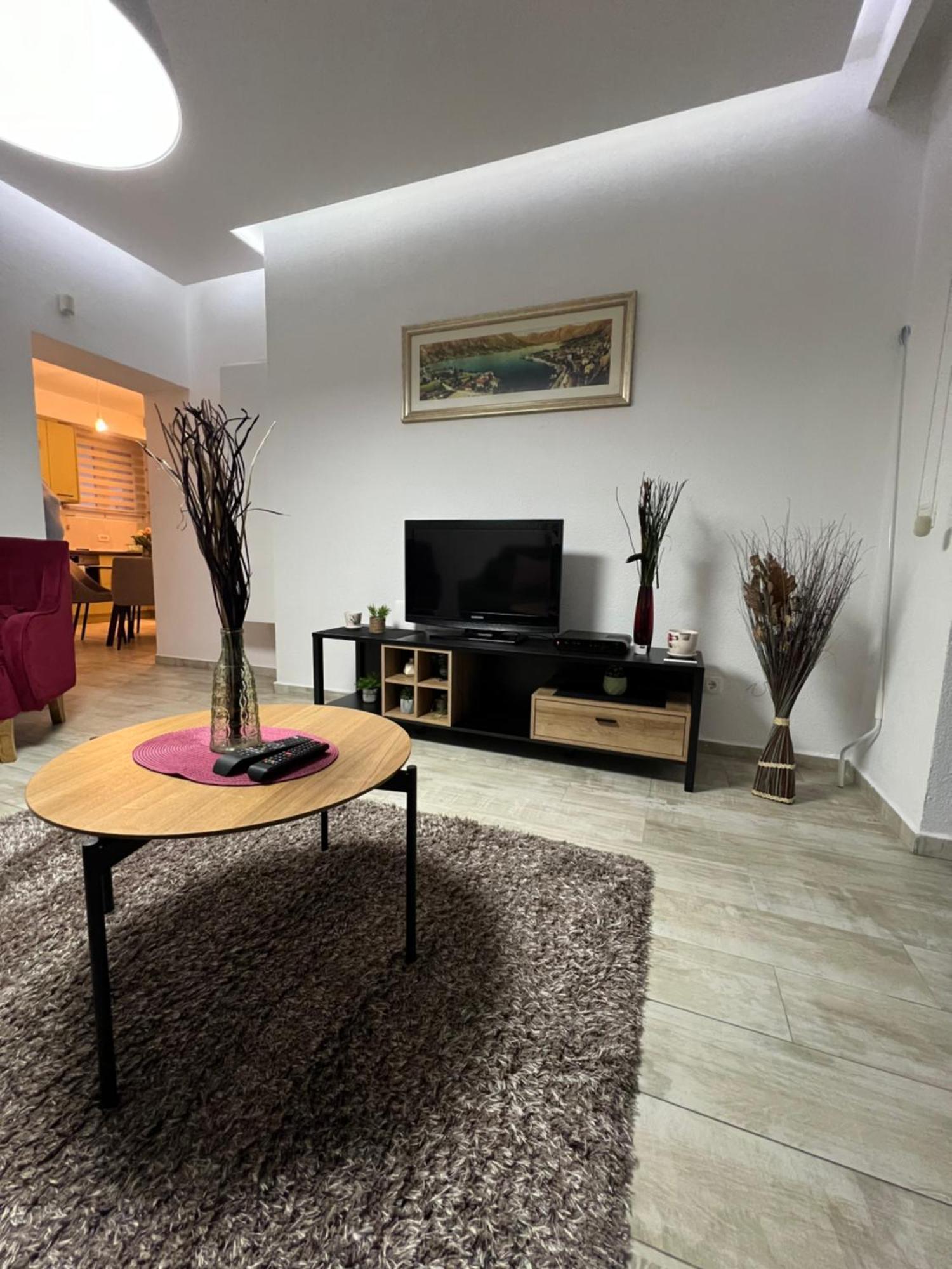 Appartamento Apartman Nadja Cattaro Esterno foto