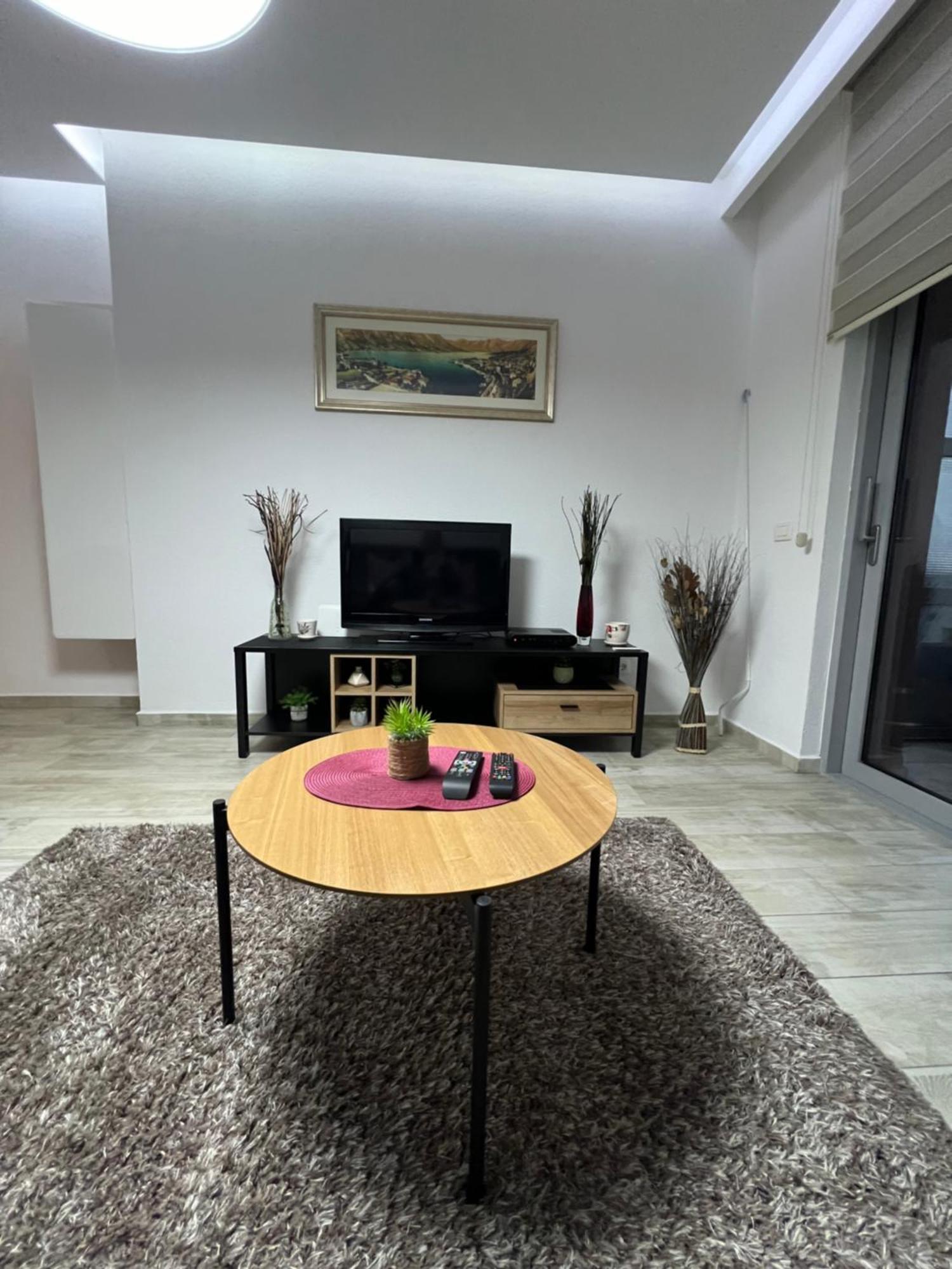 Appartamento Apartman Nadja Cattaro Esterno foto